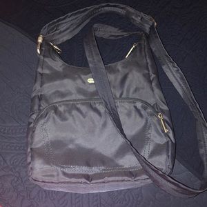 EUC Anti-theft Classic Essential Messenger Bag